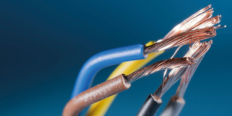 Elektriker bei der Arbeit